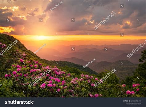 Great Craggy Mountains Along Blue Ridge Stock Photo 2166790443