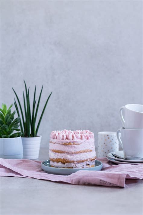 F R Ein Bisschen Fr Hlingsgef Hle Pastellfarbener Naked Cake Mintnmelon
