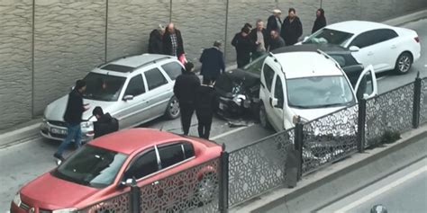 Stanbul Da Zincirleme Kaza Ani Fren Yapt Ara Birbirine Girdi