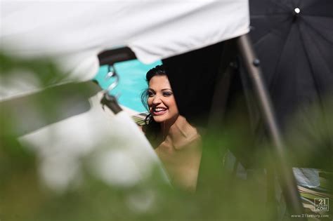 Busty Porn Actress Aletta Ocean Takes Off Her Bikini And Gets Fucked After Posing In The Pool