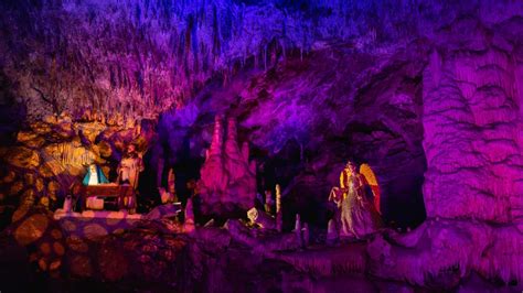 The Living Nativity Scenes in Postojna Cave: So Beautiful It Makes You ...