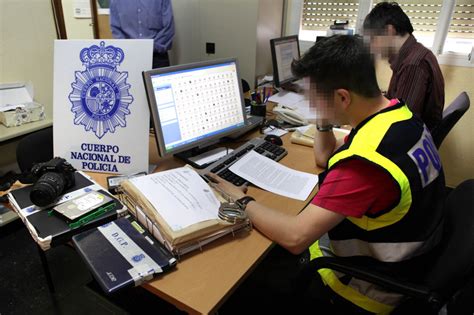 Un joven de 18 años monitor y entrenador de niños detenido por