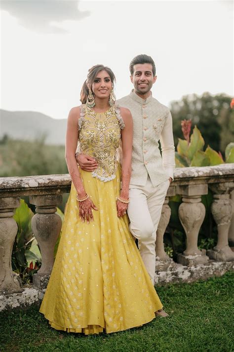 10 Mehendi Looks On Real Brides That We Absolutely Adored Haldi