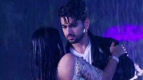 Naamkarann Avni And Neil S Rainy Romance Iwmbuzz