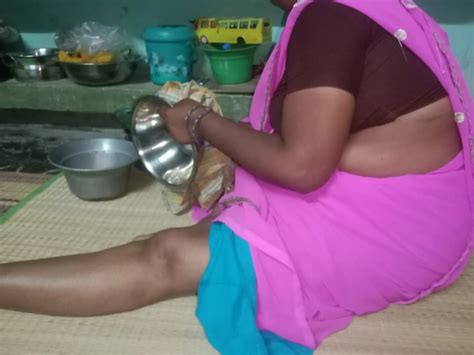 Tamil Dress Washing Housewife Aunty Sex Indian Blowjob Porn XHamster