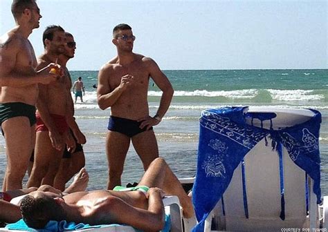 Sulle Spiagge Di Tel Aviv Aspettando Il Pride Gay It