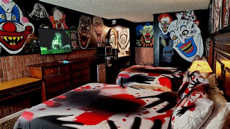 Book a Room at The Clown Motel