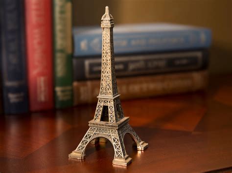 19 Best Souvenirs From Paris That Will Remind You of Your Trip - Dreams ...