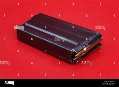 Us Army M16 Rifle 20rd Magazine Vietnam War Period With Ammo On Red