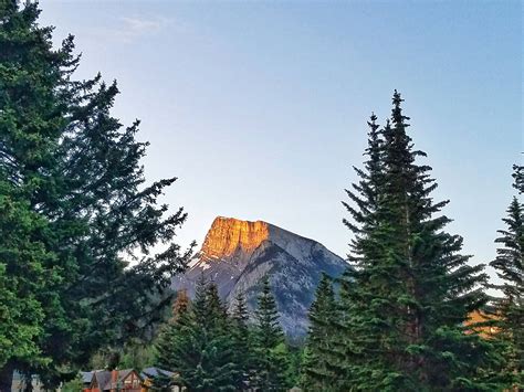 Banff, Alberta - Gateway to the Rockies - Justin Goes Places