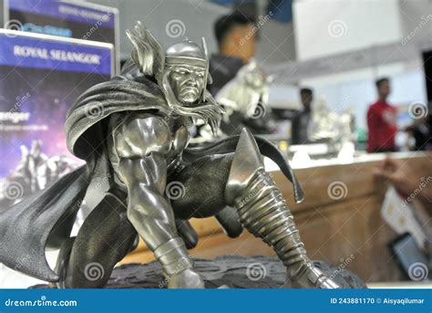 El Foco Seleccionado De Thor De Figuras De Acción De Vengadores Del