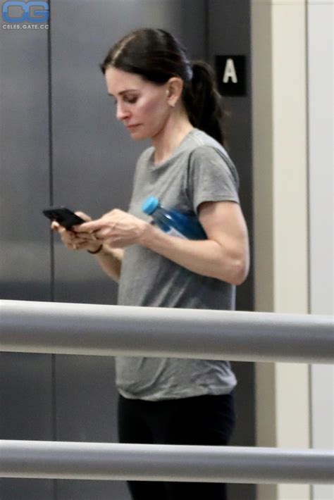 Courteney Cox Nude Pictures Onlyfans Leaks Playboy Photos Sex Scene Uncensored