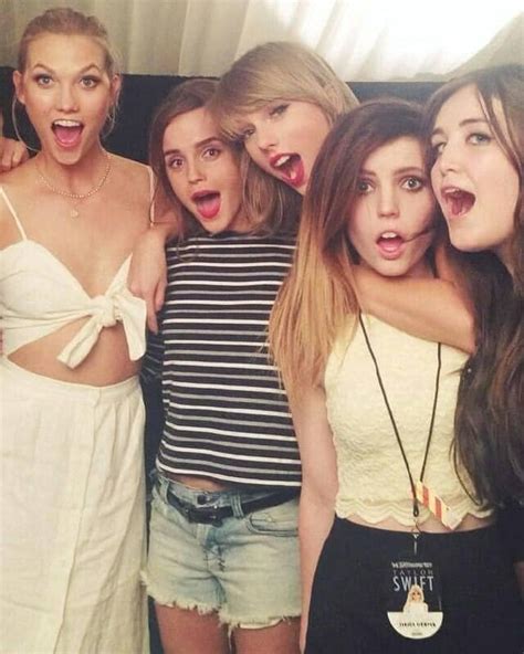 Emma Watson and Taylor Swift - Celeb Oh!