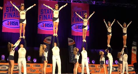 Competitive Cheerleading | IHSA Sports & Activities