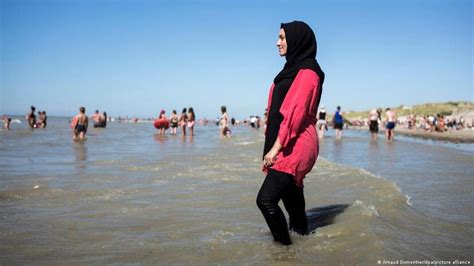 Burkini El Traje De Ba O Musulm N Para Mujeres Que Causa Pol Mica En