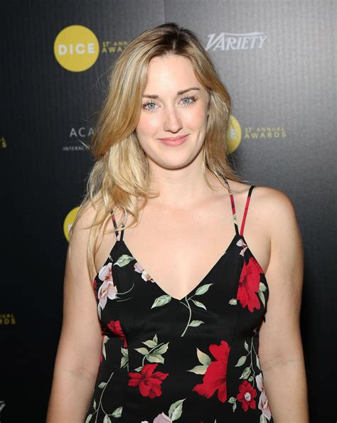 Ashley Johnson The Voice Of Terra Is Just So Beautiful Rteentitans