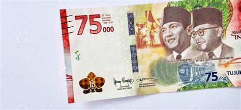 Un Nuevo Billete De 75 000 Rupias Del Banco Indonesia Con Fondo Gris