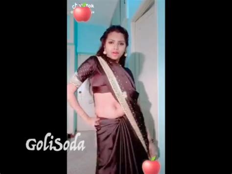 Hot Aunty In Saree Shaking Ass And Navel In TikTok Satin Saree