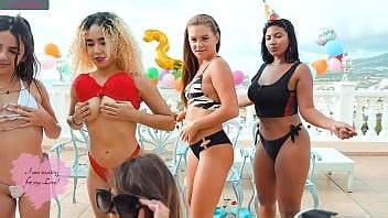 Esta Es Una Fiesta En La Playa XVIDEOS