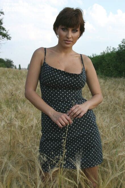 Veronica Vanoza Black Polka Dot Dress 02 Porn Pic