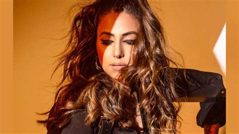 Hina Khan Oozes Boss Babe Vibes In Short Black Dress Drops Sexy Photos