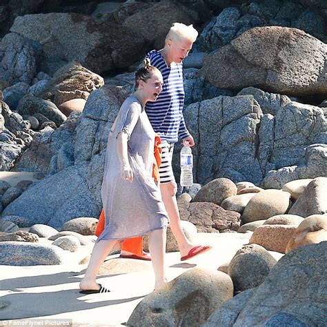 Sia Hits Beach In A Tiny White Bikini As She Enjoys Getaway On The Mexican Coast Daily Mail Online
