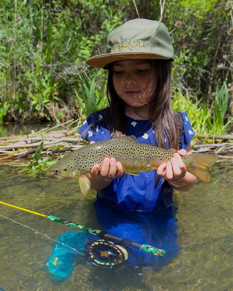 Angler Story Of The Week Proud Dad Moment Kendalls First Brown Trout