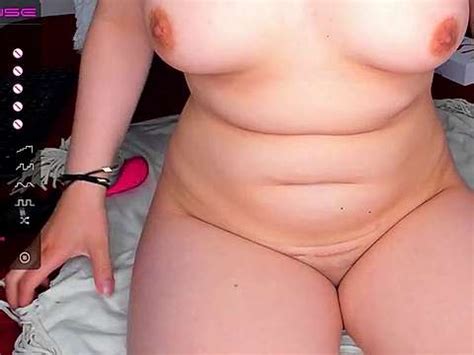 Sammysammy Naked Stripping On Cam For Live Sex Video Chat Gyrls