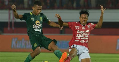 Hasil Persebaya Vs Madura United Imbang 1 1 Wasit Hentikan Laga