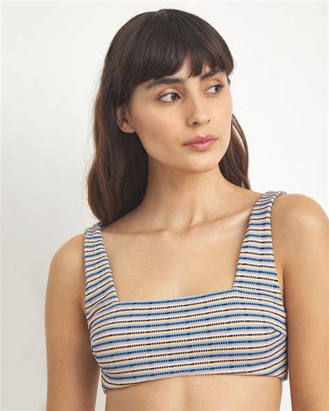 Hot Sexy Amber Lily Bikini Pics