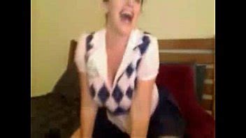 Clítoris milf tetona frotando con consolador en la leva XVIDEOS