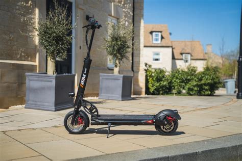 6 Best Electric Scooters With Seats (Detachable & Built-in)