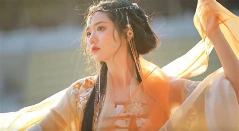 Hot Tiktoker bị phát tán clip nhạy cảm dài phút nói gì