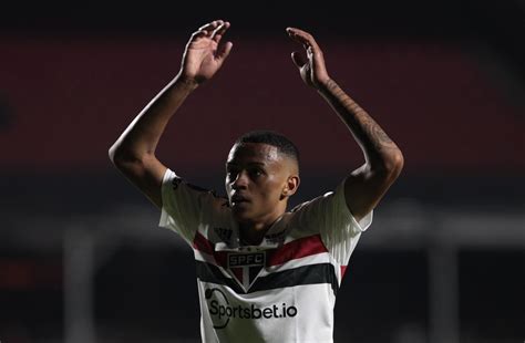 São Paulo Acerta Renovação Com Atacante Caio Veja Detalhes Do Novo