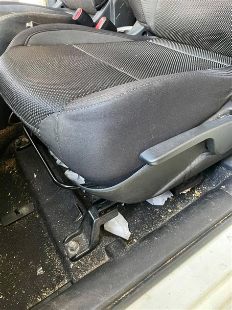 Hot girl đem xe sang đi rửa hình ảnh bên trong khiến dân mạng thốt lên Không thể tin