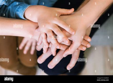 Kids Holding Hands Parents Hi Res Stock Photography And Images Alamy