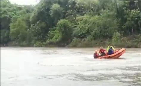 Mancing Di Atas Perahu Bocor Bocah 7 Tahun Tenggelam Di Sungai