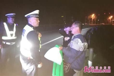 【男子醉酒硬闯高速急哭妻子 民警及时救助排除险情中国山东网烟台4月26日讯记者卢伟霞通】傻大方