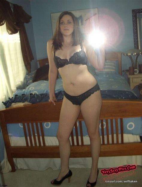 Naked Amateur Teens Selfshot Mirror Porn Pic