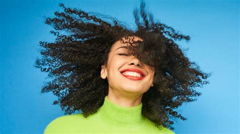 How To Do The Viral Tiktok Curl Diffusing Trend Teen Vogue