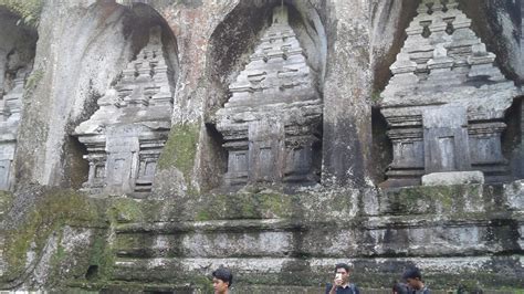 En Amazing Gunung Kawi Temple Carved On A Cliff Id Candi Gunung