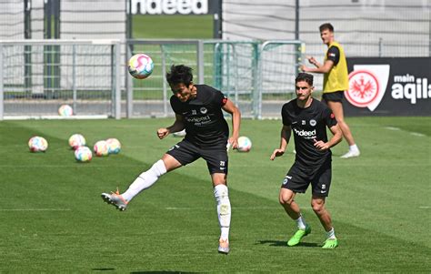 Eintracht Frankfurt On Twitter 🇯🇵 本日のマコショット 📸 長谷部 選手のヘディング🦅⚽️💥 鋭い飛び出しでfwへのボールをシャットダウン 😎 Sge