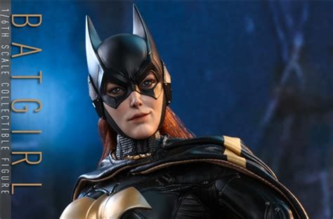 Hot Toys Batman Arkham Knight Batgirl Th Scale Collectible Figure