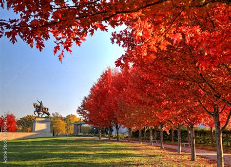 November 3 2017 St Louis Missouri Fall Foliage Around The Apotheosis Of St Louis Statue