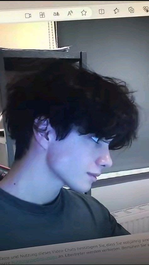 Pin by User on Hızlı Kaydetmeler Emo boy hair Hot emo guys Boy