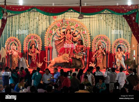 Durga Puja Rituale Stockfotos Und Bilder Kaufen Alamy