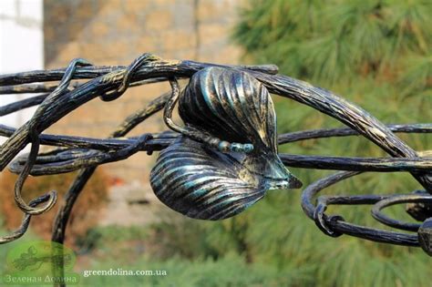 Кованая подставка под цветы «Сердце - антуриум» - купить в интернет ...