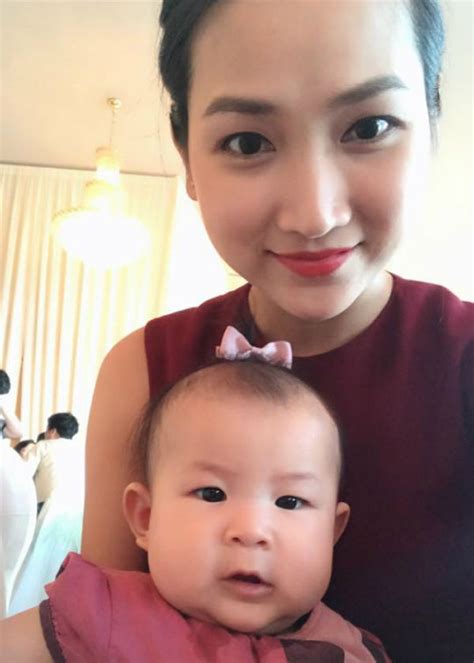 Sao Việt h Sau ồn ào vợ cũ Lâm Vinh Hải bán nude khoe hình xăm đặc biệt sau lưng