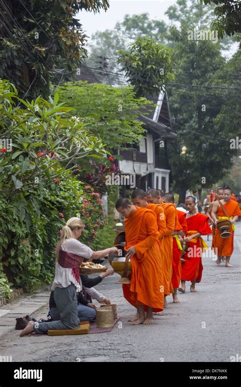 Giving Of Alms Hi Res Stock Photography And Images Alamy