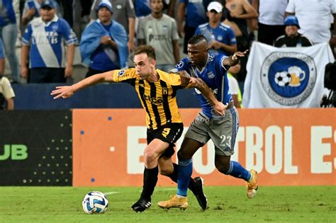 ¡El bombillo sigue vivo en la Copa Sudamericana! igualó a 1 ante